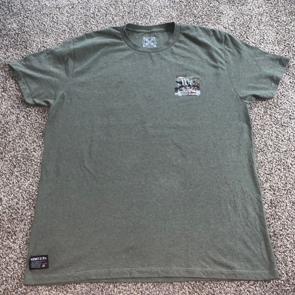 Mens Howitzer “We The People tshirt from Buckle. XL